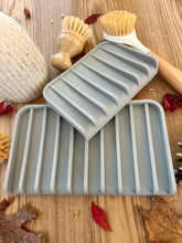 Load image into Gallery viewer, Effilogic Self-Draining Silicone Mat | Large